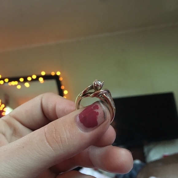 Promise ring - Picture 2 of 5